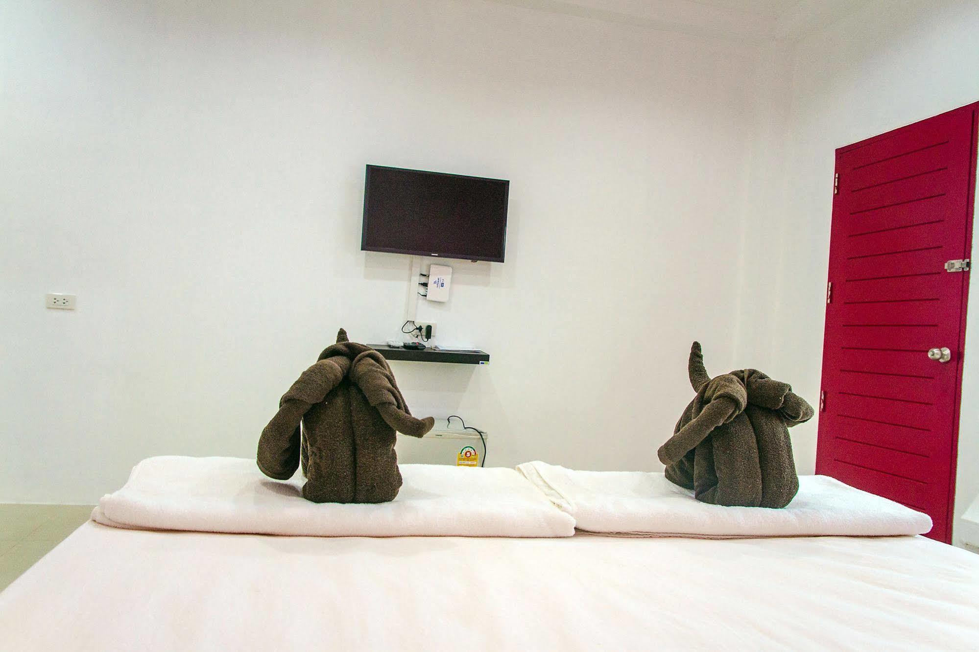 Keereelay Hotel Koh Lanta Exterior photo