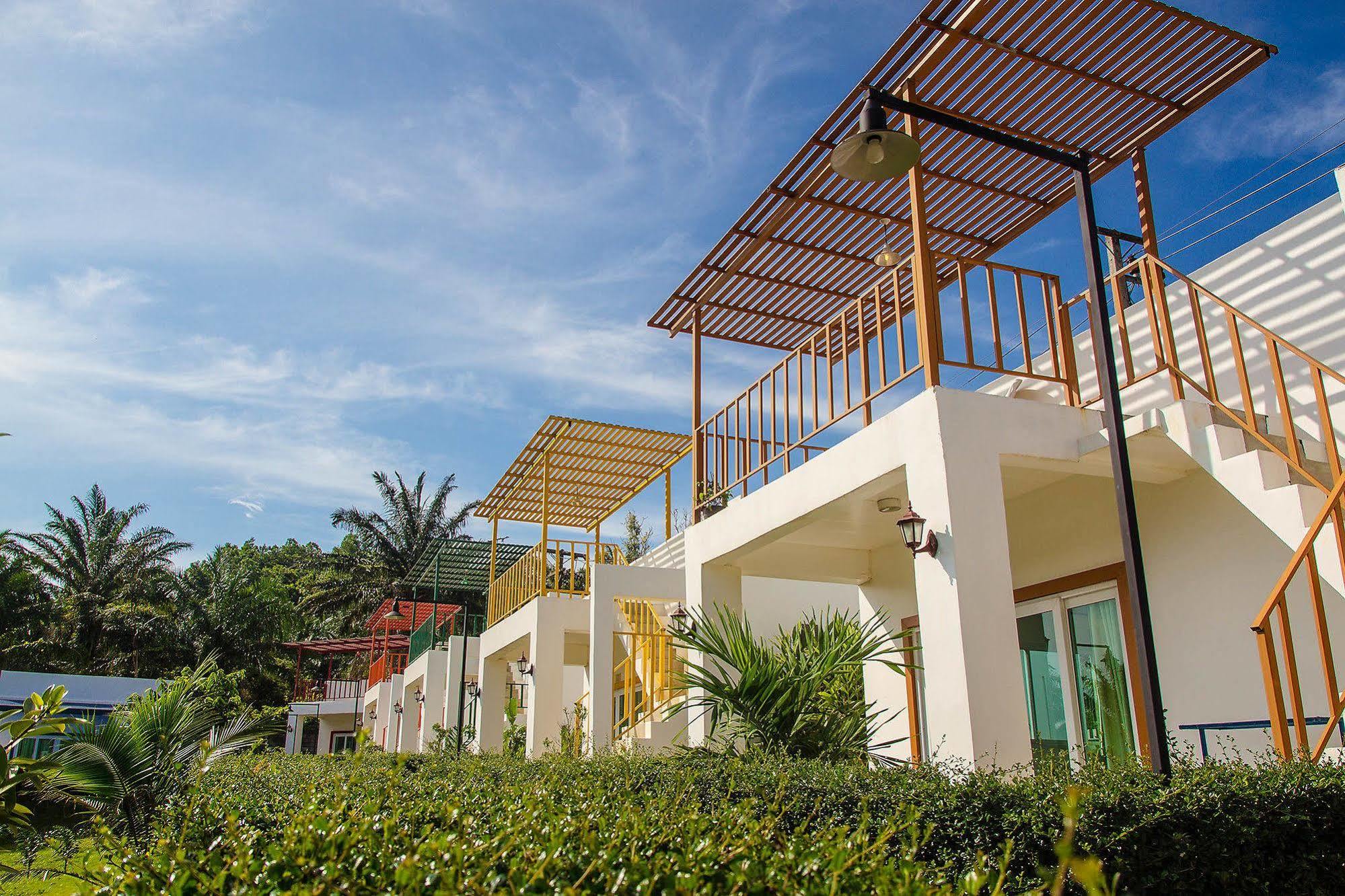 Keereelay Hotel Koh Lanta Exterior photo
